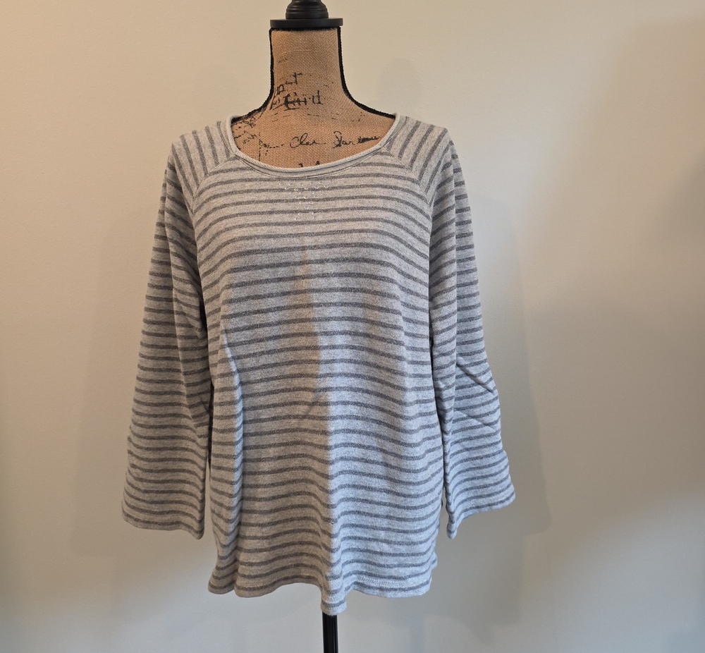 Cozy Striped Scoop Neck Women's Top - Gray/White
